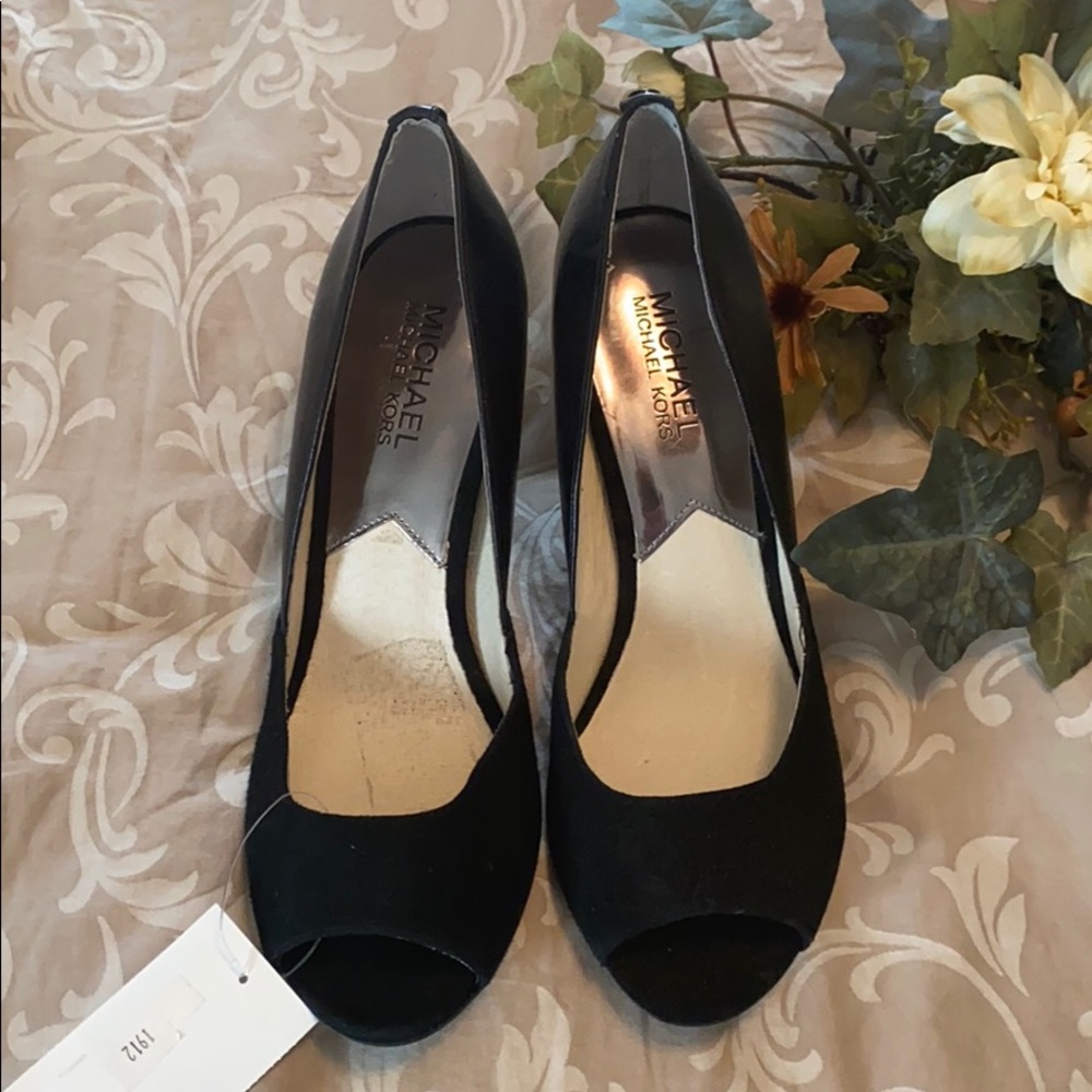 NWTs Michal Kors Suede/leather Heels Black Sz7.5M - Picture 2 of 7
